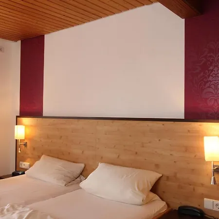 Alcor Loewen 3*